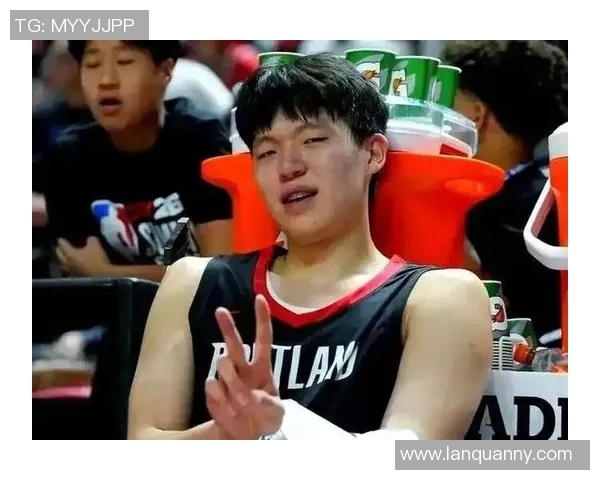 杨瀚森表现平平失误频繁夏联次战遭灰熊逆转开拓者无缘胜利 杨瀚森表现平平失误频繁夏联次战遭灰熊逆转开拓者无缘胜利